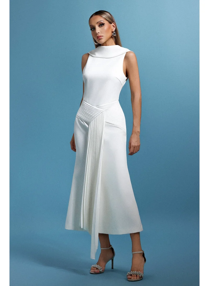 بيلا بارنيت فستان ماكسي بدون أكمام بتصميم ذيل السمكة من جوي