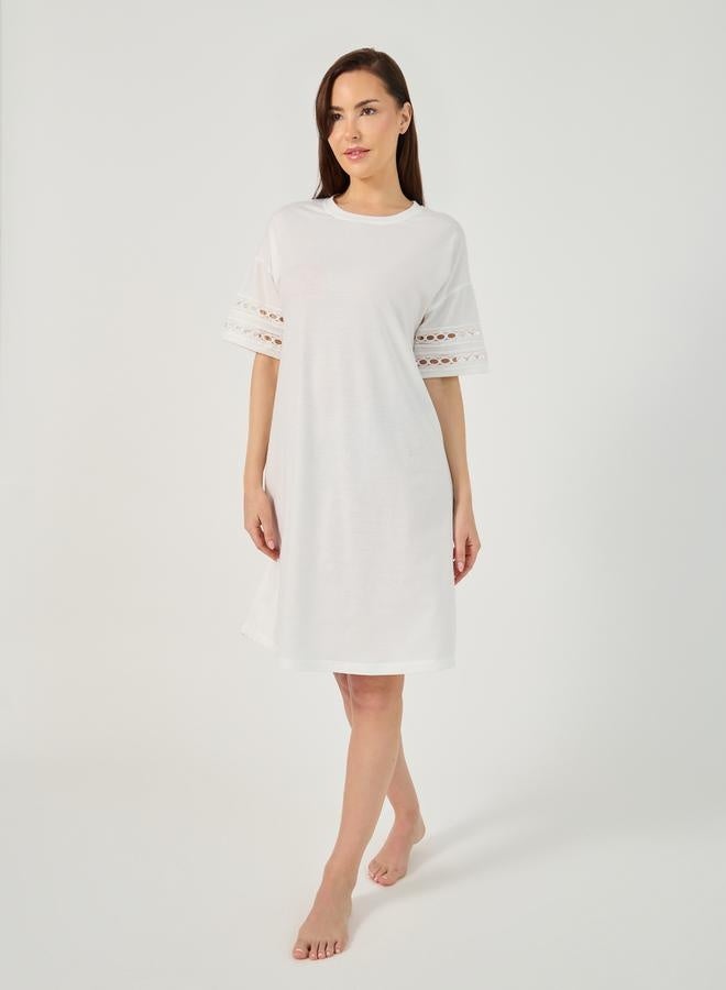 ستايلي فستان مزين بالفتحات - Image 2