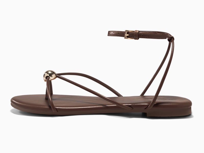 Coutgo Womens Strappy Flat Sandals Open Toe Flip Flops Sandals Ankle Strap Summer Beach Shoes, Coffee, size 8 - Image 4