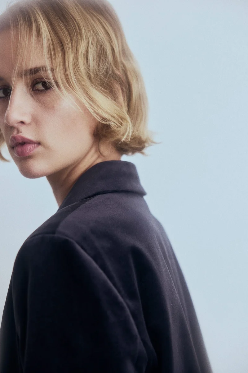 اتش اند ام بليزر بصف واحد من الأزرار