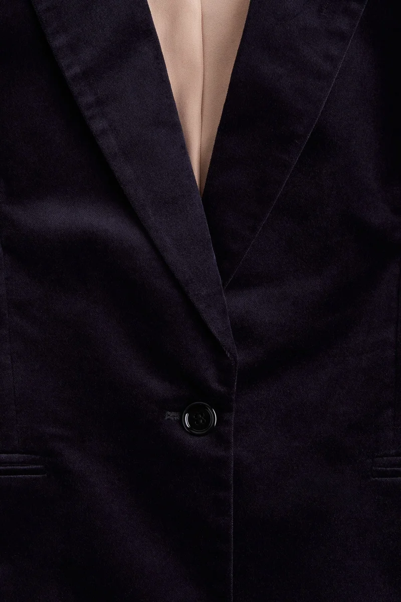 اتش اند ام بليزر بصف واحد من الأزرار