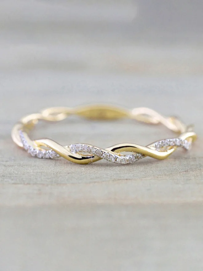 Styli Twisted Band Ring