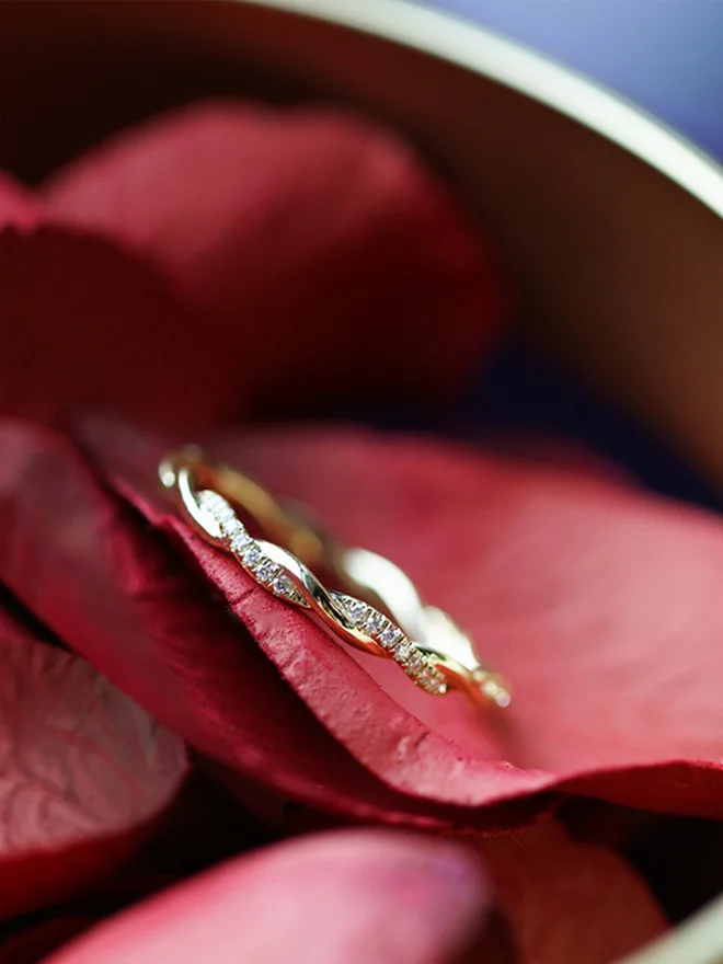 Styli  Twisted Band Ring for Women | Best Price UAE