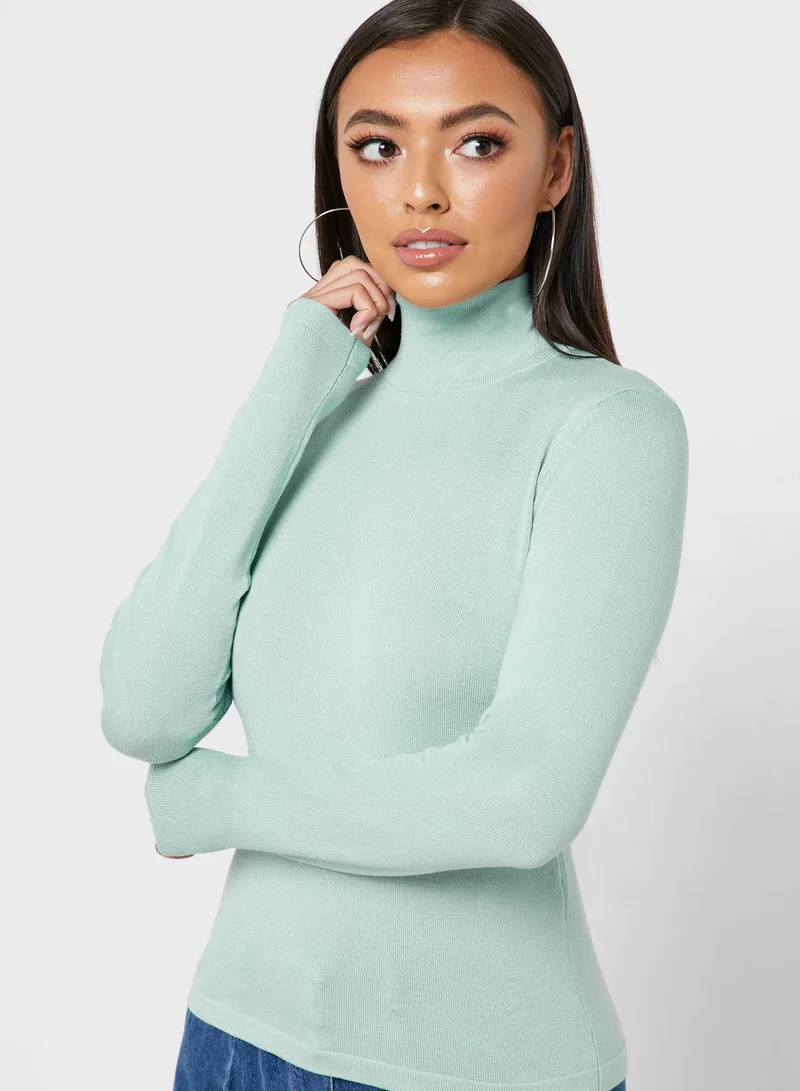 Reserved Turtle Neck Sweater