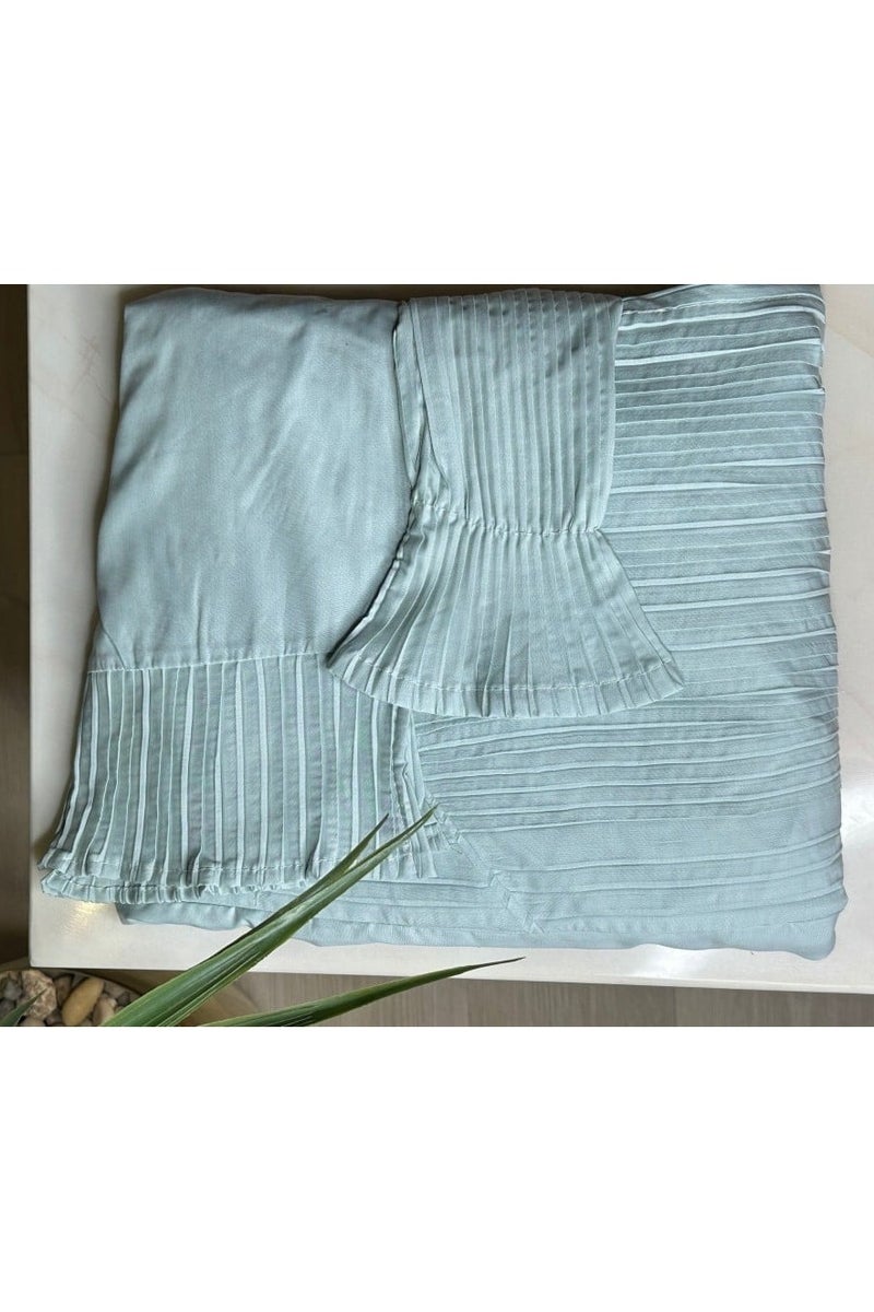 A very soft and comfortable one-piece prayer shawl that includes a scarf and covers the entire body in a one-size-fits-all, wide-fitting size.
