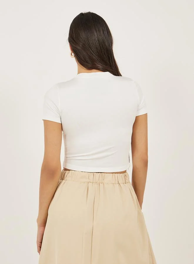 Styli Rhinestone Embellished Cropped Fitted T-Shirt