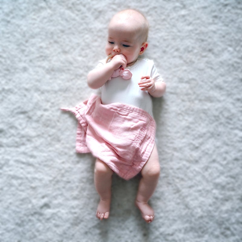 Lovingly Signed Personalized Bamboo Muslin Cloths - Pink (Pack of 3) - Image 3