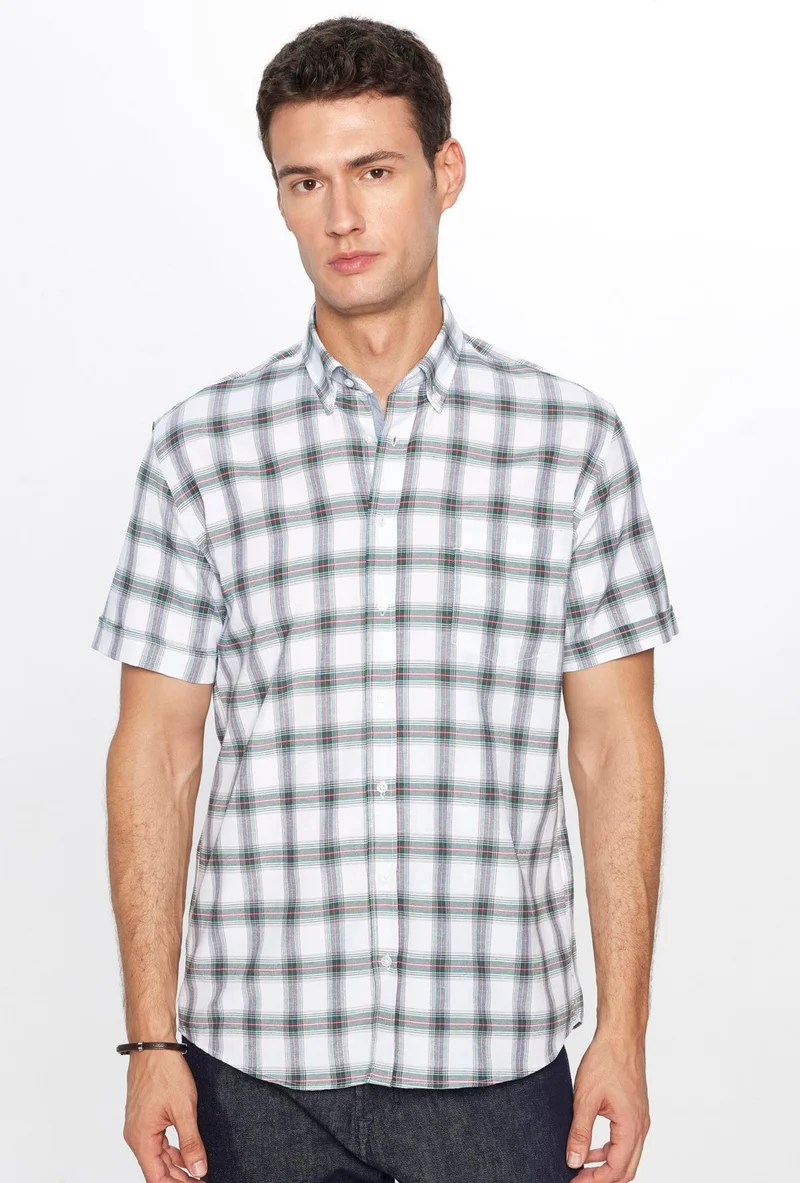 تودورس Men's Classic Fit Regular Cut Short Sleeve Cotton Single Pocket Plaid Button-Down Collar Shirt