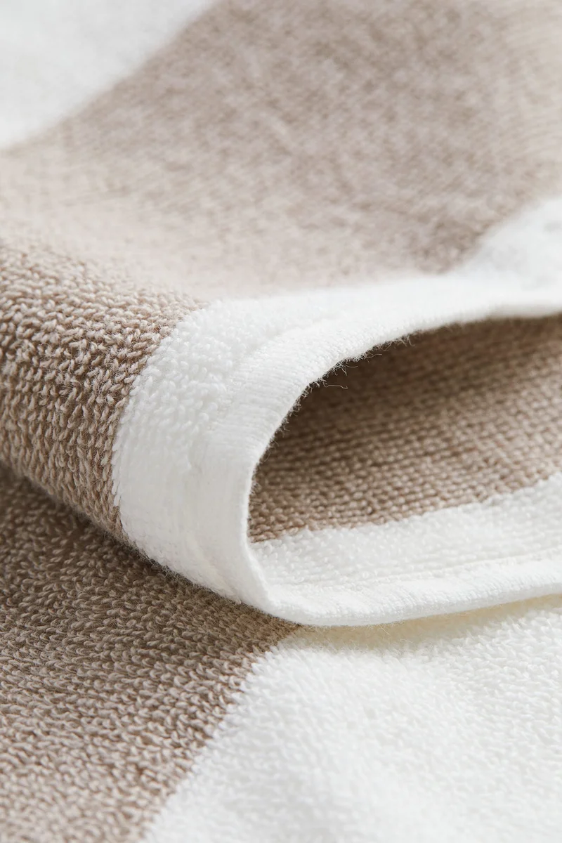 اتش اند ام منشفة استحمام