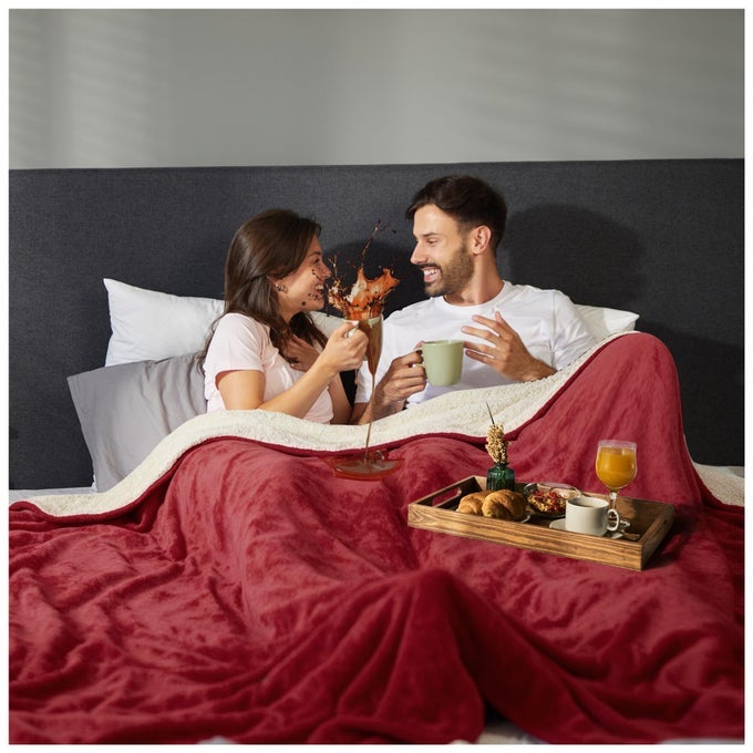 WATERPROOF BLANKET FOR BED DUAL SHERPA FLEECE THROW WATER PROOF BLANKET FOR COUCH ABSORBENT WASHABLE LEAK PROOF SOFT PREMIUM WATERPROOF COMFORTER DARK RED 80X50