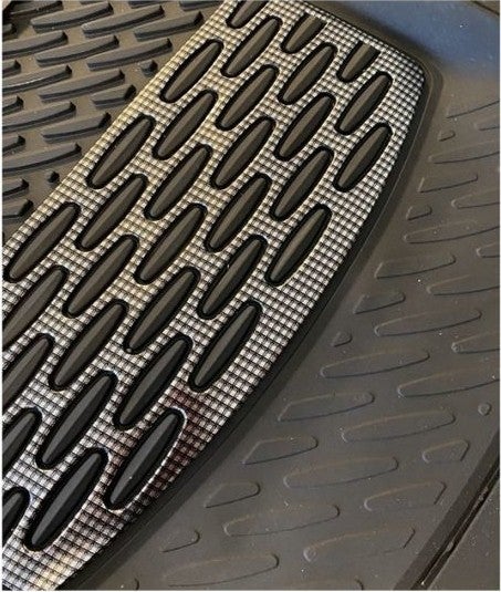 Suzuki Vitara 5 Door Compatible Universal Deep Pool Floor Mat Chrome Carbon