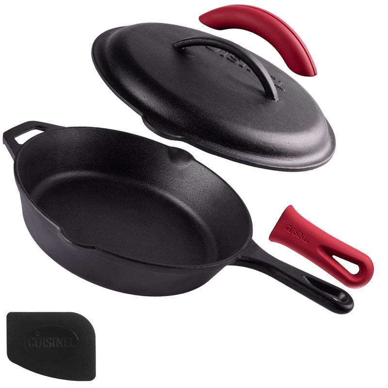 Cuisinel مقلاة كوزينيل من الحديد الزهر مع غطاء - مجموعة مقلاة مغطاة بحجم 10 بوصات مُعدة مسبقًا + مقبض سيليكون وحوامل غطاء + مكشطة/منظف - للاستخدام الداخلي/الخارجي، الفرن، الموقد، الشواء، النار، أدوات الطهي على الشواية - Image 5