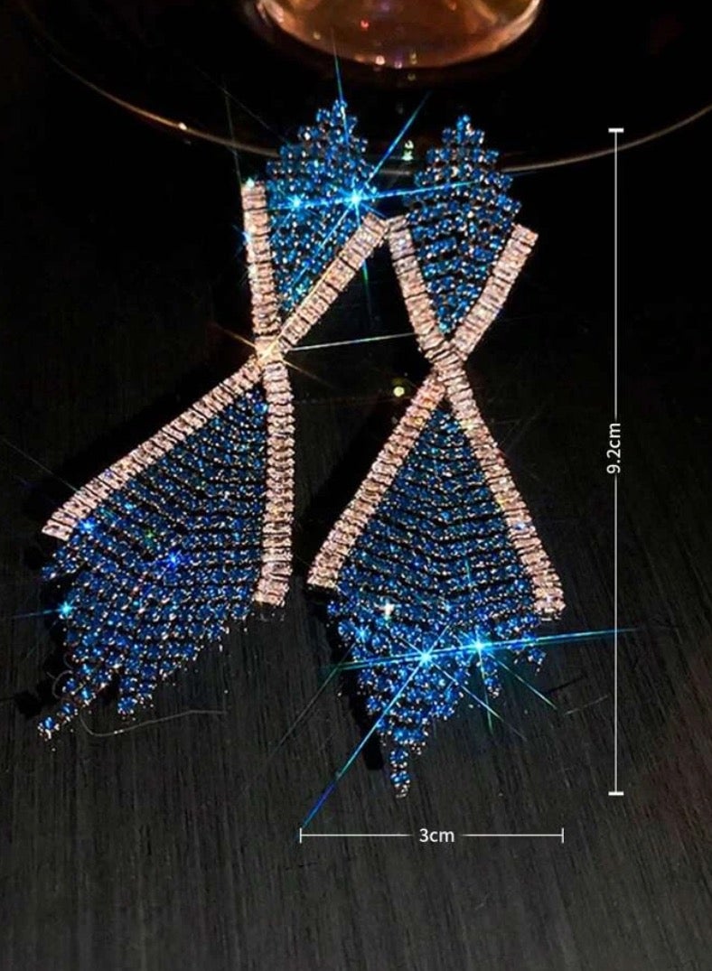 Equal Elegant And Modern Zirconia Drop Earrings For Women - Image 4