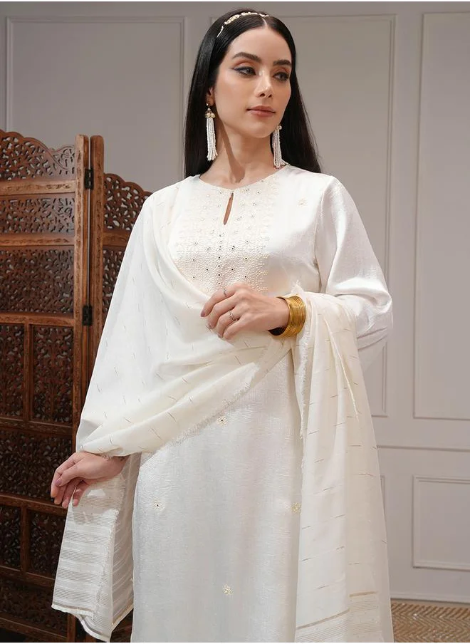 فيشود Women White Embroidered Kurta Set by Styli