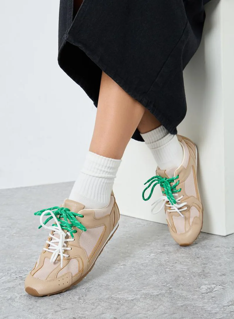 ستايلي اكتيف حذاء سنيكرز بأربطة للإغلاق