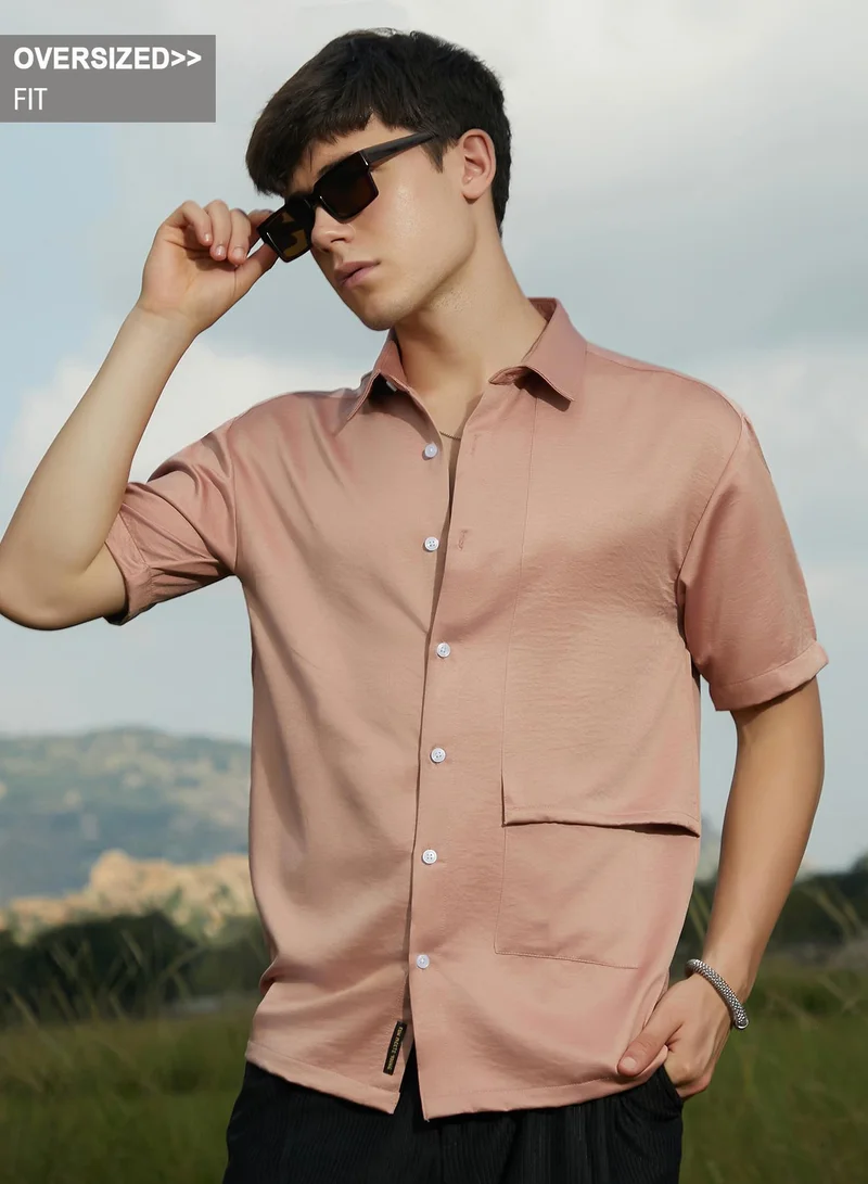 كامبوس سوترا قميص رجالي وردي بلون الخدود سادة بياقة ممتدة وأكمام قصيرة عادية، بجيوب علوية، تصميم واسع لراحة يومية