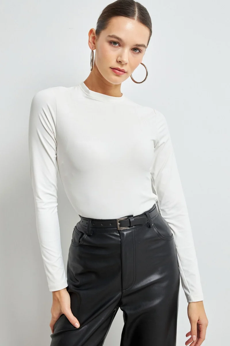 Bipantolon BIPANTOLON Women's Slim Fit Crew Neck Blouse