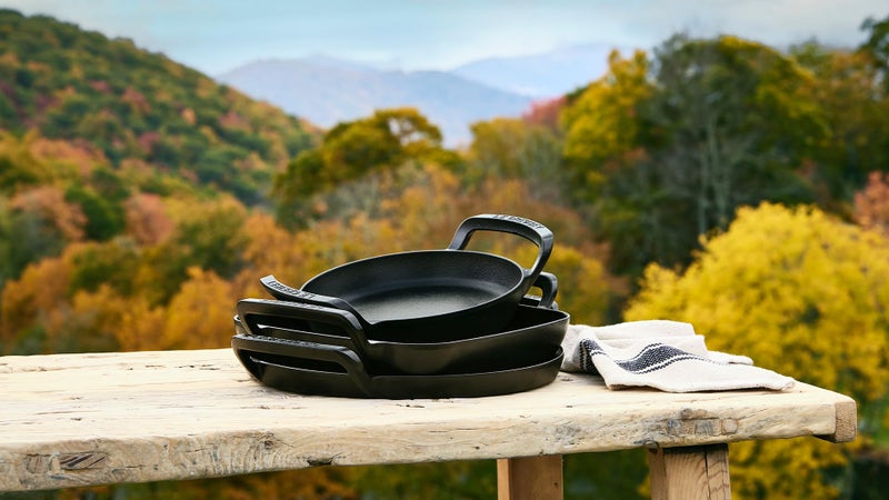 Le Creuset Alpine Outdoor Collection Enameled Cast Iron Pizza Pan, 15" - Image 4