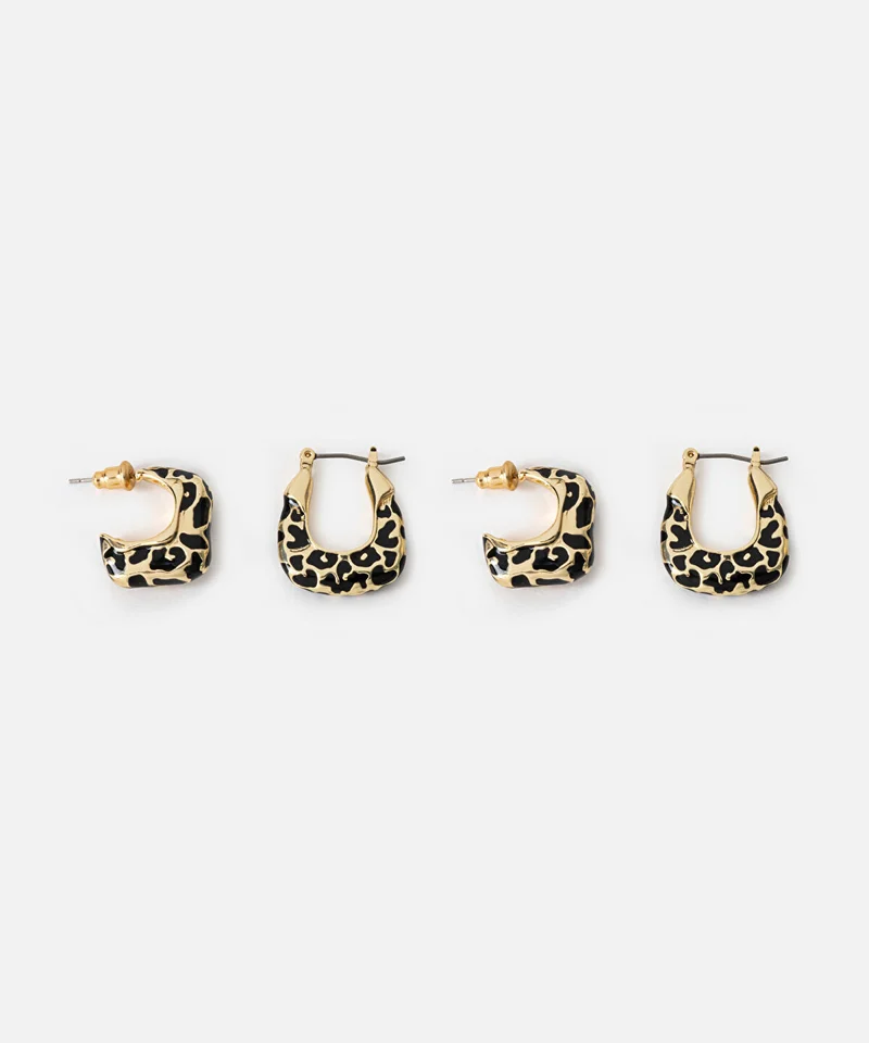 ابيكول Pack of Two Earrings with Contrasting Resin