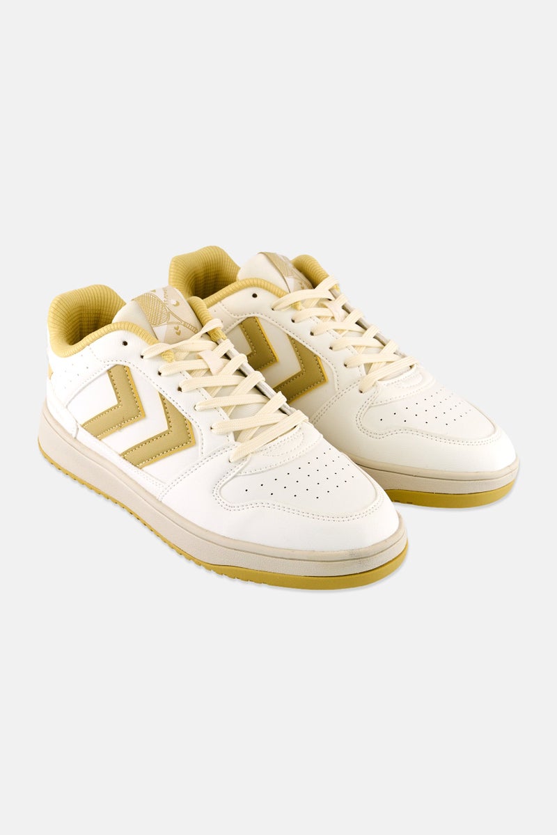 Hummel أحذية خارجية للرجال من ست باور بلاي، بيضاء - Image 1