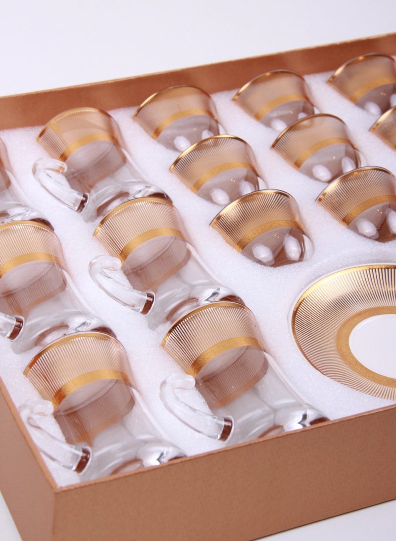 A set of tea cups and coffee cups with saucers  - Image 4