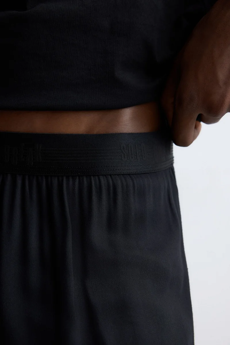 اتش اند ام شورت بوكسر من الساتان