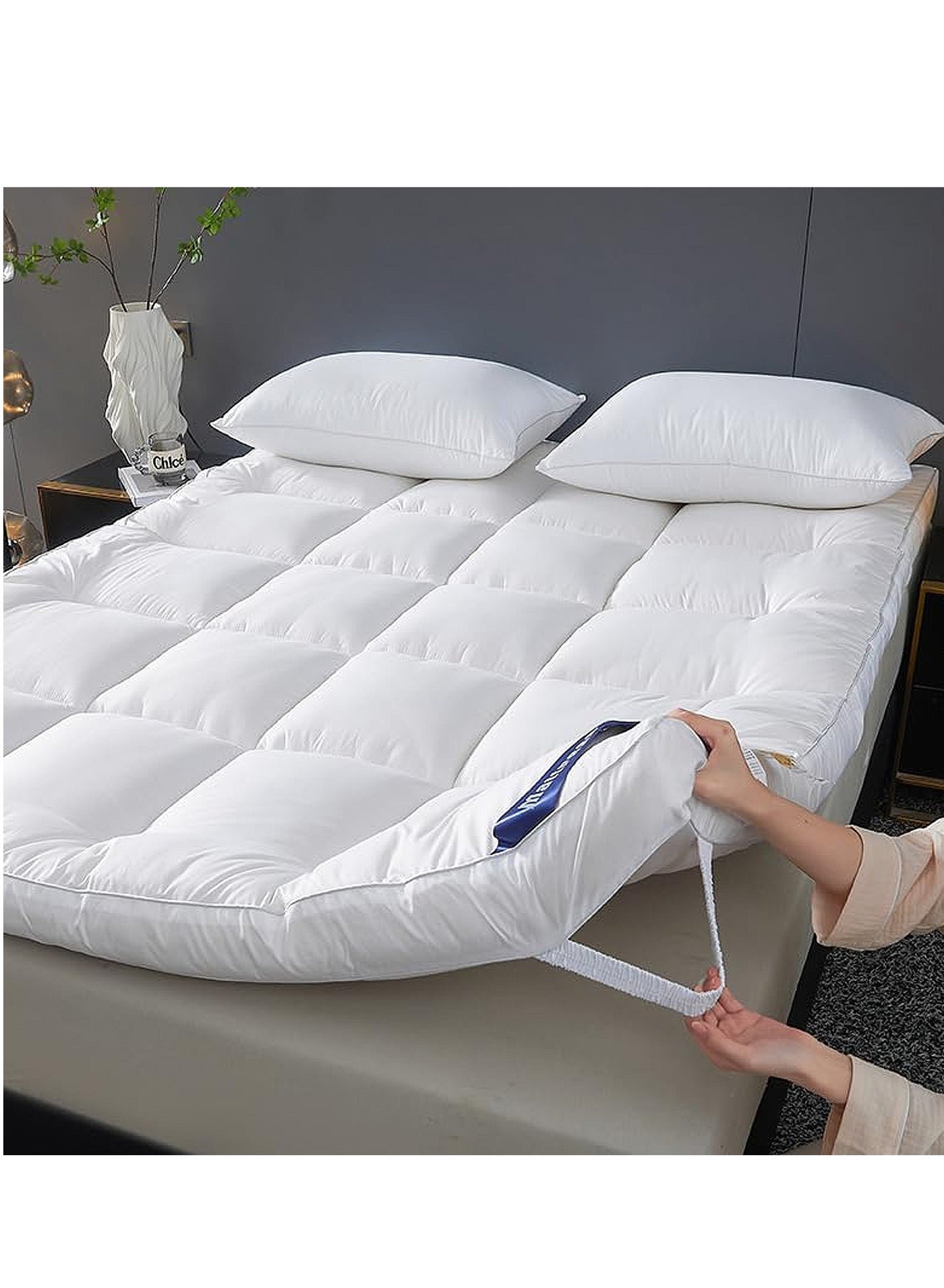 The Home Mart Home Mart Ultra-Plush Super King Size Mattress Topper (200x200 cm) – 600 GSM Extra Thick 100% Microfiber Fill, Firm Support, Super Soft Brushed Fabric, Deep Pocket with 4-Way Stretch Ela