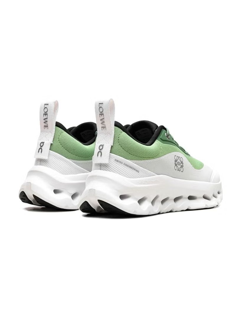 أون حذاء On Running Cloudtilt 2 x Loewe للرجال – أخضر/أبيض | أحذية خفيفة الأداء - Image 3