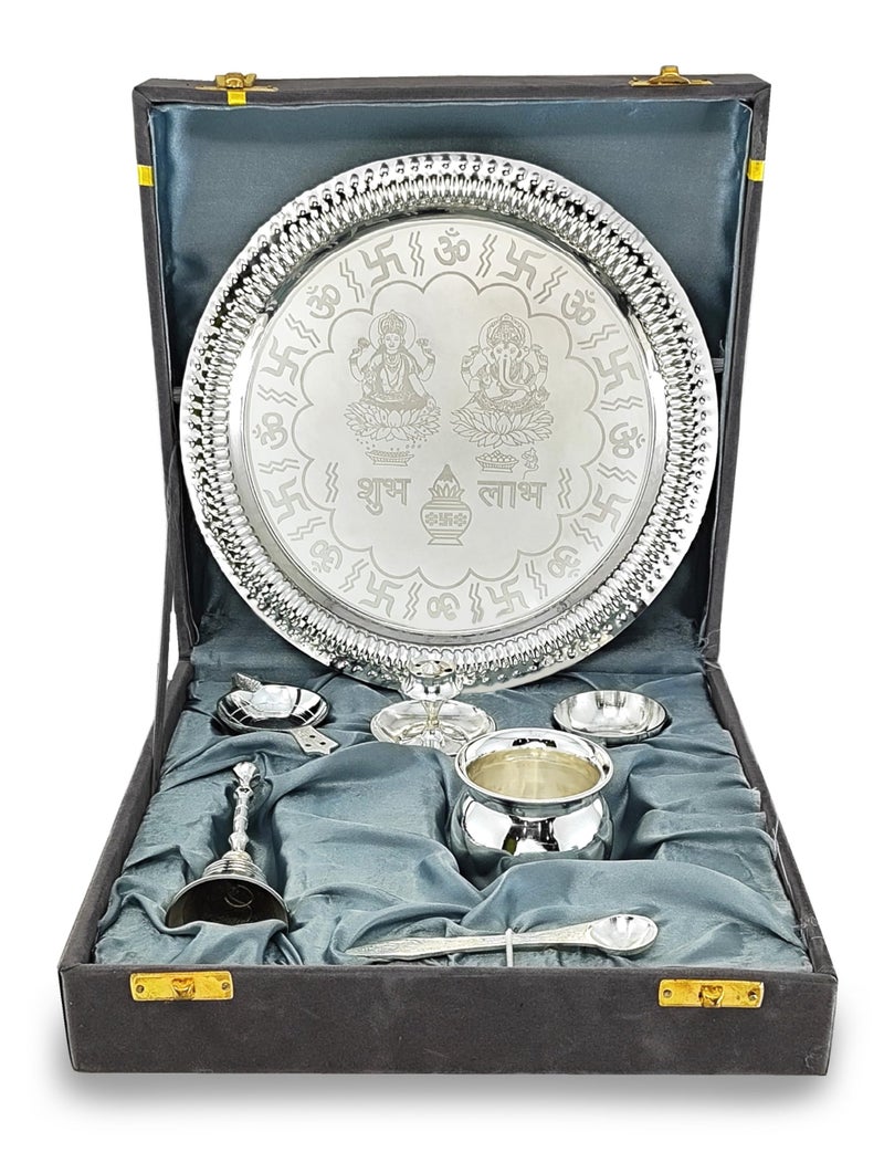 BENGALEN مجموعة Bengalen Pooja Thali مطلية بالفضة مع صندوق هدايا رمادي مصمم 22 سم طبق Puja Kalash Bowl Ghanti Spoon Dhup Dan Diya للمنزل والمكتب وحفلات Diwali وهدايا الزفاف - Image 1