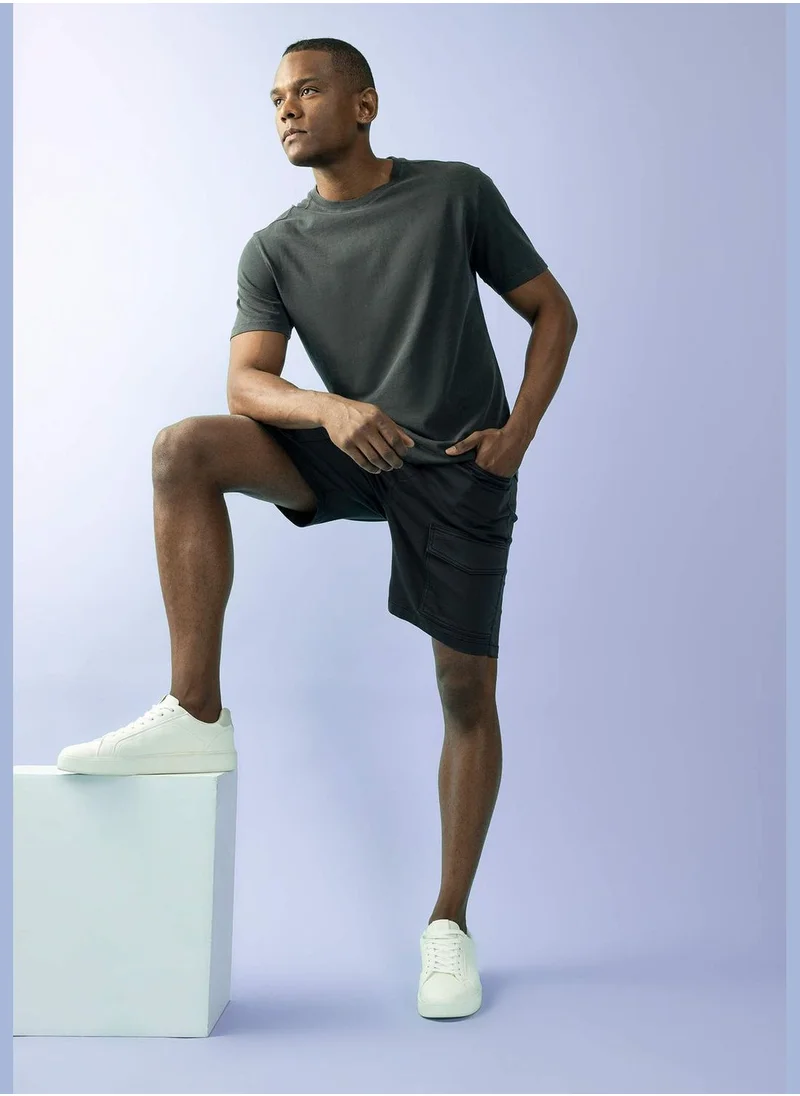 ديفاكتو Man Crew Neck Short Sleeve Knitted T-Shirt