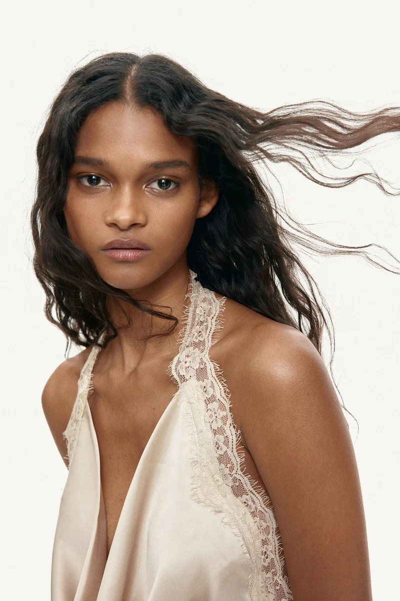 اتش اند ام فستان من الساتان بقبة هالتر