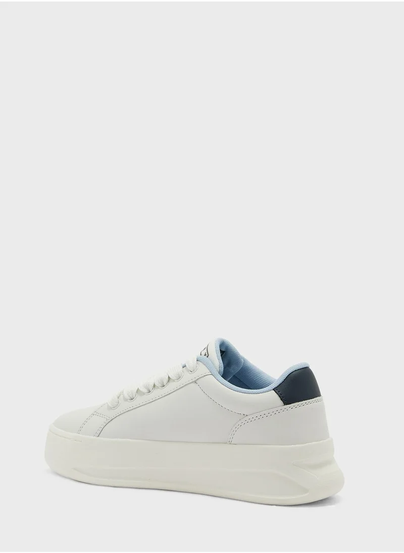 TOMMY JEANS Lace Up Low Top Sneaker