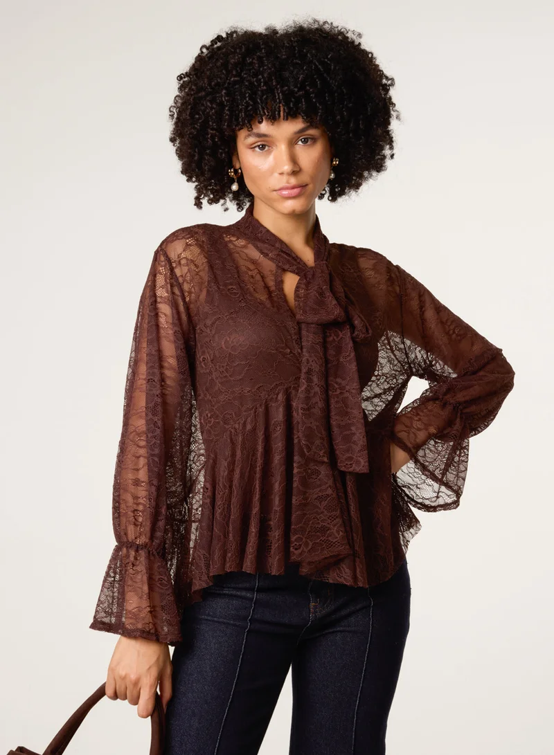 بلو فانيلا بلوزة دانتيل بفيونكة