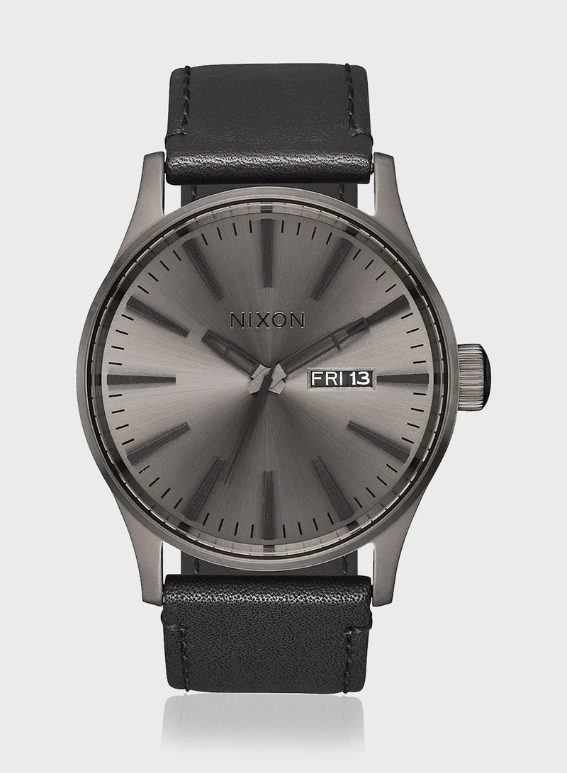 NIXON Sentry Leather Gunmetal / Black Watch