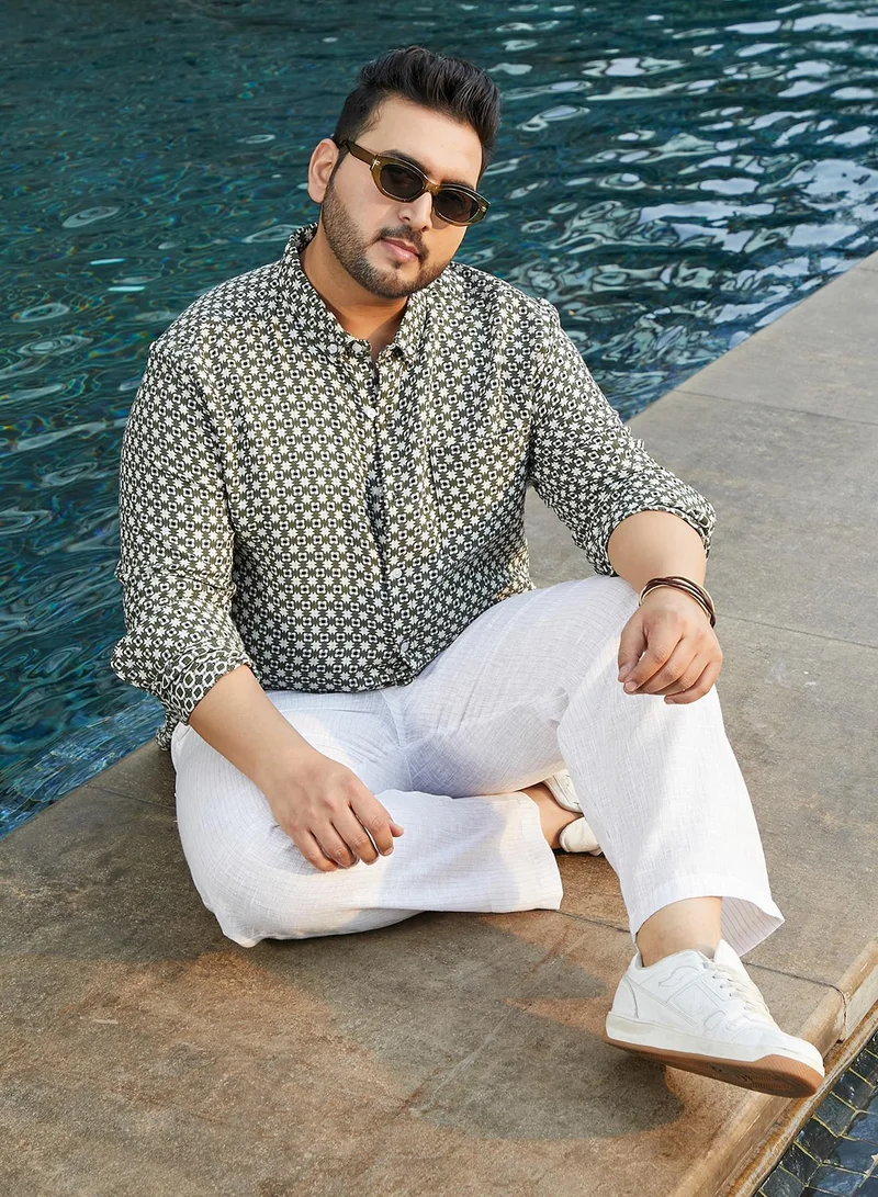 انستافاب بلس قميص رجالي أخضر زيتوني بنمط كتل مطبوع بياقة عادية وأكمام طويلة بأزرار للمقاسات الكبيرة