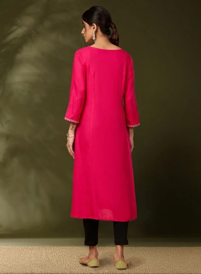 Abhishti Solid kurta with floral yoke embroidery