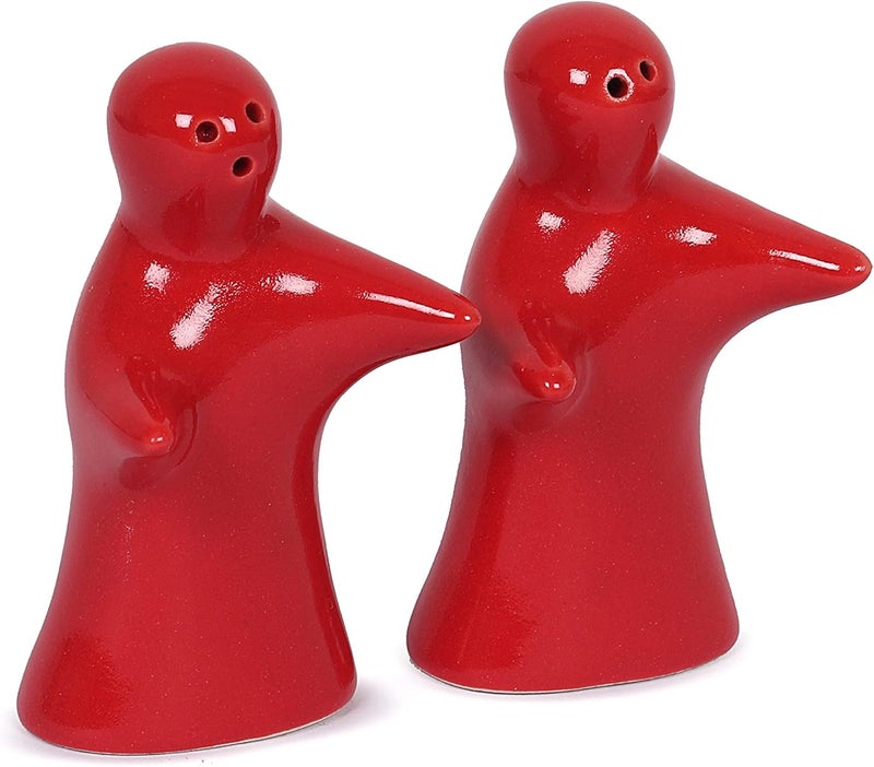 QIMACPLUS Salt and Pepper Seasoning and Spice Shakers Cute Novelty Modern and Vintage Hug Design Couple Set for Retro Farmhouse Home Decorative Dispenser for Kitchen Red - Image 2