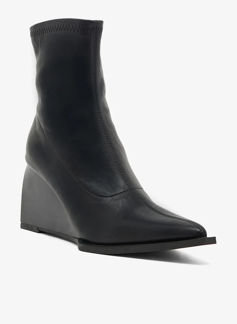 ايلا بوتات كاحل إسفين بكعب مدبب