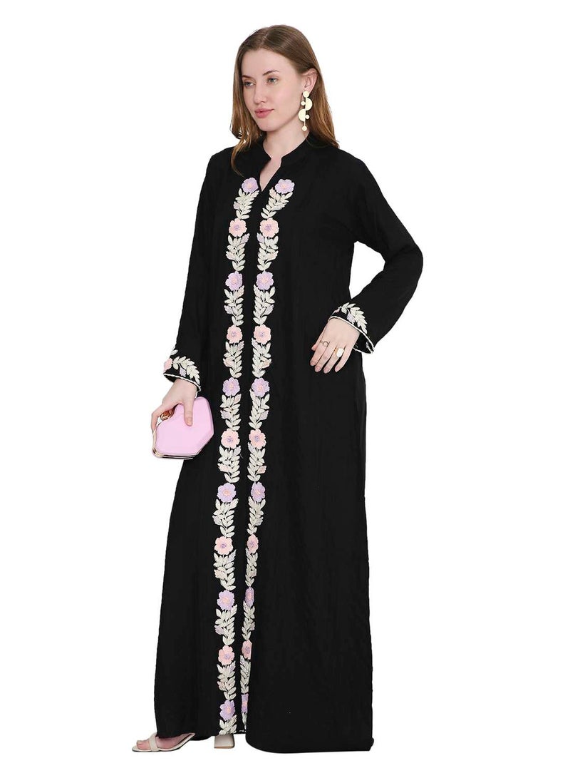 هانا آند سارا فستان جلابيات عربي طويل من الفسكوز الفاخر، مزين بتطريز خيوط مذهل. - Image 1