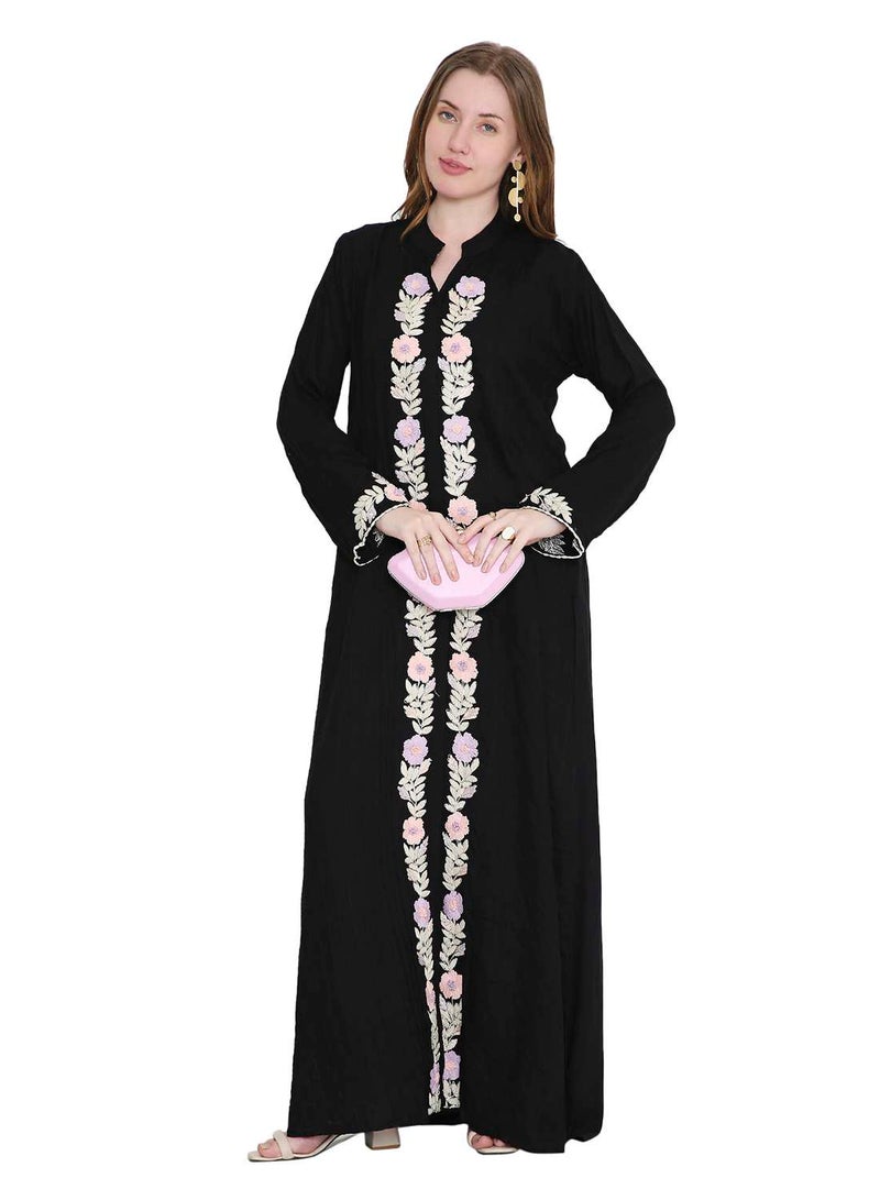 هانا آند سارا فستان جلابيات عربي طويل من الفسكوز الفاخر، مزين بتطريز خيوط مذهل. - Image 4