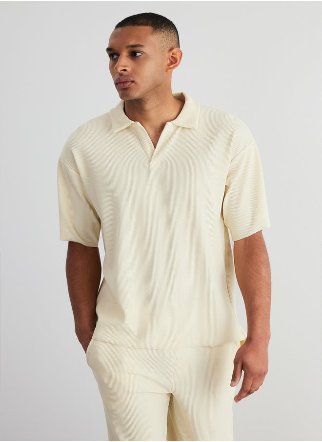 trendyol Limited Edition Ecru Men's Oversize/Wide Cut Textured Anti-Wrinkle Ottoman Seamless Polo Collar T-Shirt  - Image 3
