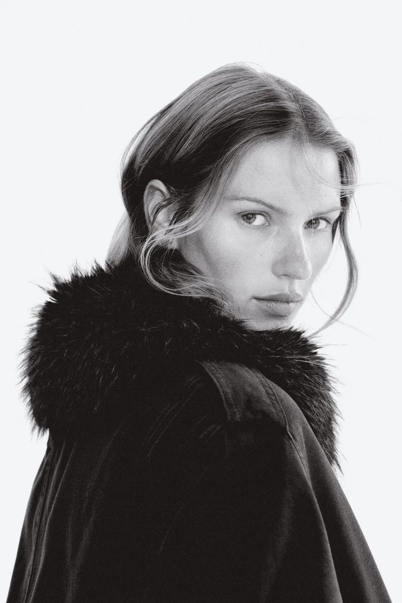 اتش اند ام جاكيت فضفاض بقبة عالية