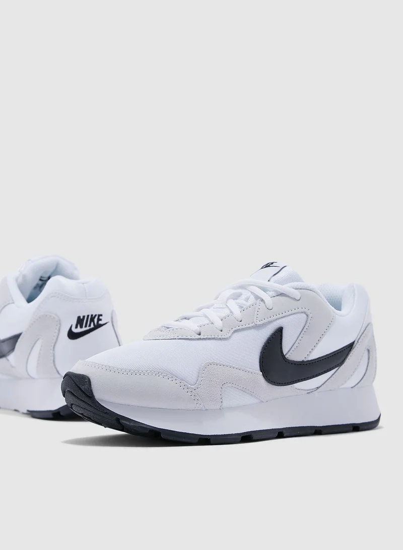 Nike Delfine