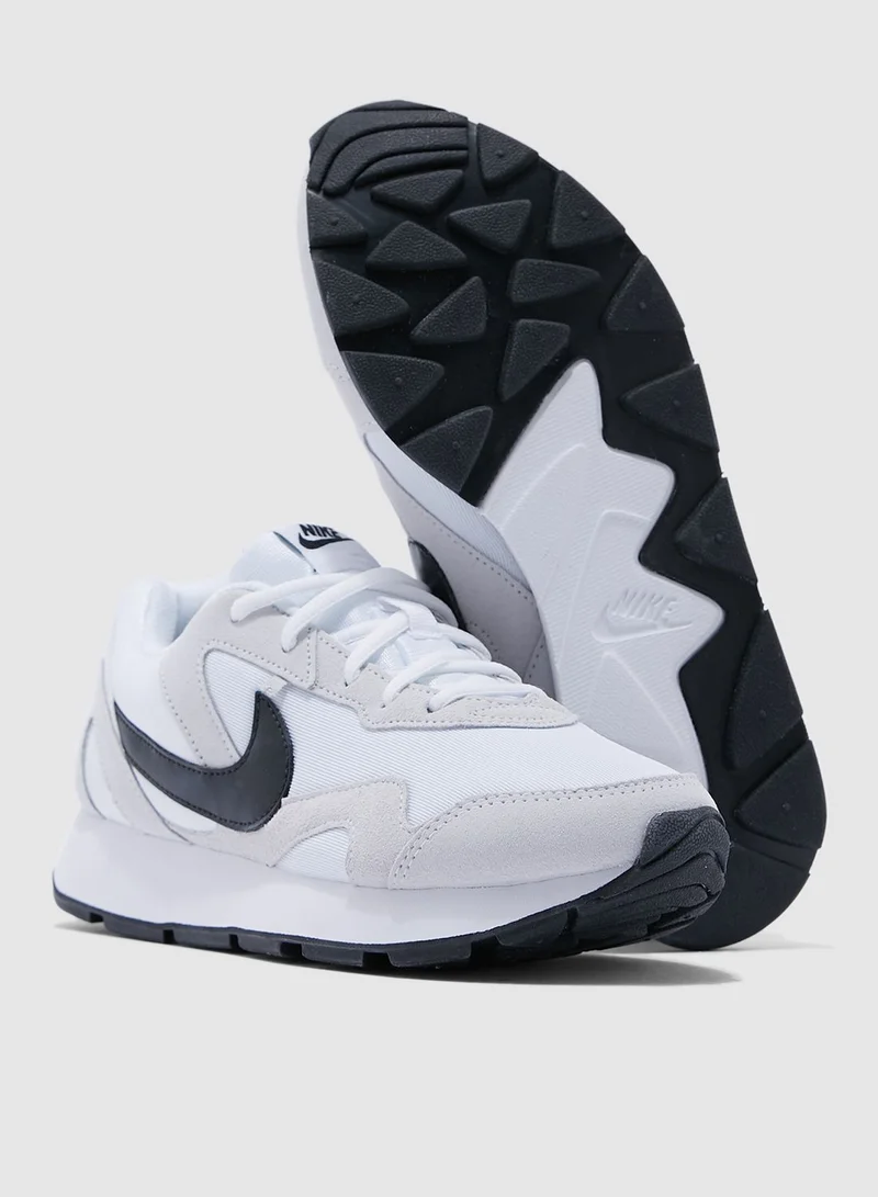 Nike Delfine