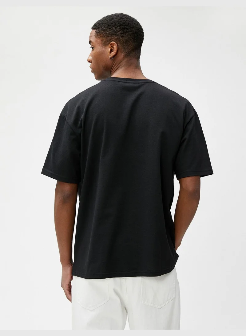 كوتون Varsity Oversized T-Shirt Graffiti Printed Crew Neck Seam Detailed