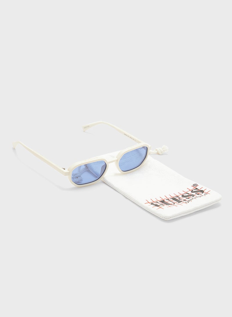GUESS Gu0023321V53 Shape Sunglasses  - Image 4