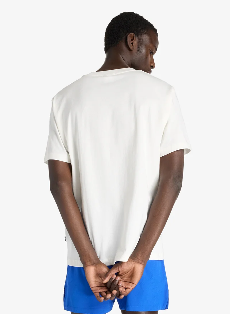 نيو بالانس Athletics Relaxed Premium Chest Logo T-Shirt