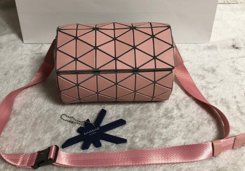 Japanese New Women'S Bag Cylinder Diamond Plaid Bag Fashion Personalized Mobile Phone Bag Geometric Diamond Shoulder Crossbody Small Square Bag - Image 1