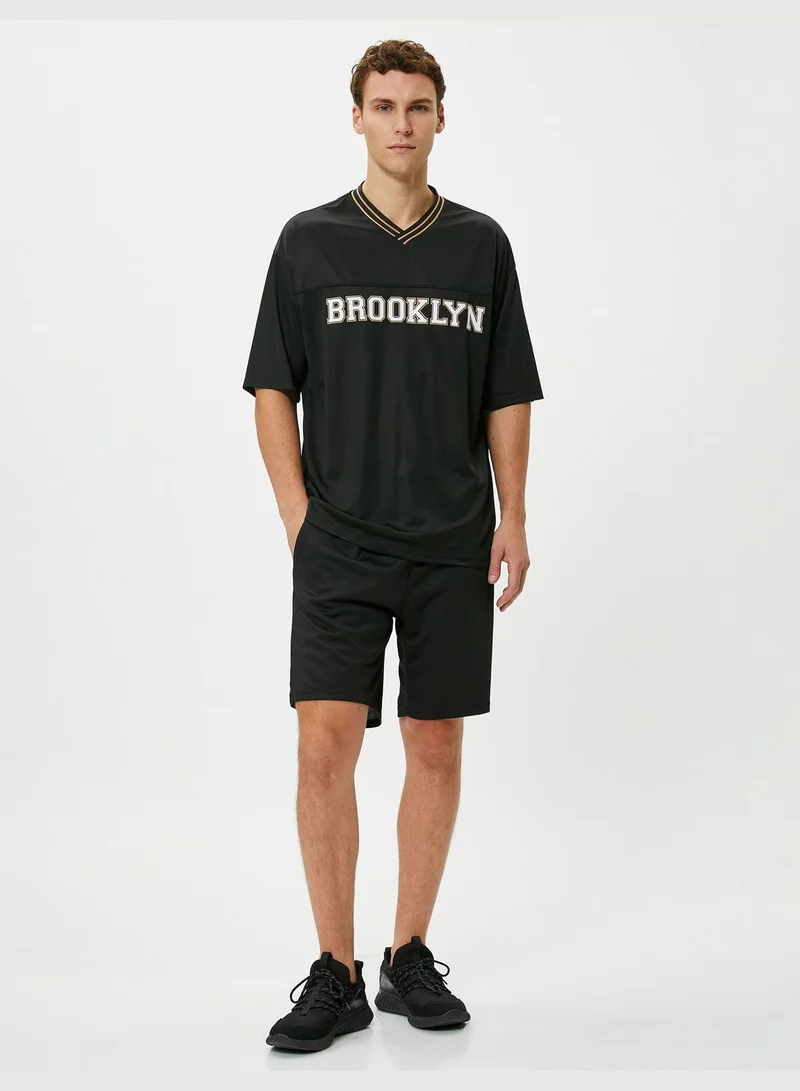 كوتون V Neck College Printed Short Sleeve Sport T-Shirt