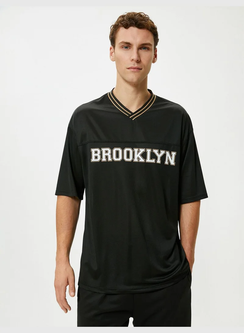 كوتون V Neck College Printed Short Sleeve Sport T-Shirt